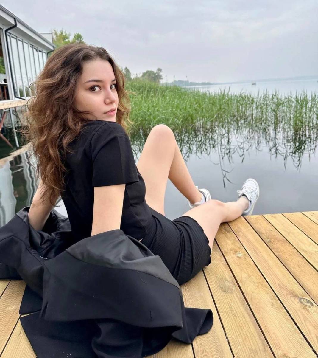 Cemre Özşişman'ın büyük değişimi beğeni yağmuruna tutuldu! 5 ayda 35 kilo vermesinin sırrı ortaya çıktı 7